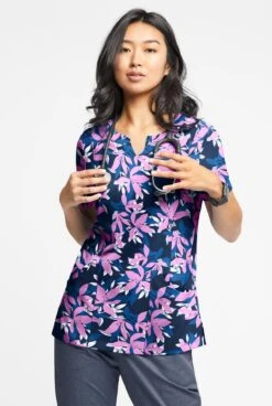 Butter-Soft STRETCH Happy Morning Floral Navy Women's 4-Pocket Notch Neck Print Scrub Top 7 Butter-Soft STRETCH Happy Morning Floral Navy Women's 4-Pocket Notch Neck Print Scrub Top -Fashion Clothing TS4244HMNV 100523 3 S HV